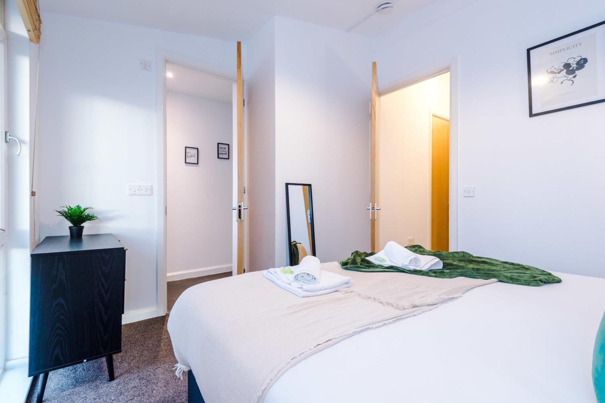 Rest&Recharge At A Spacious Townhouse By The Etihad Villa Manchester Bagian luar foto